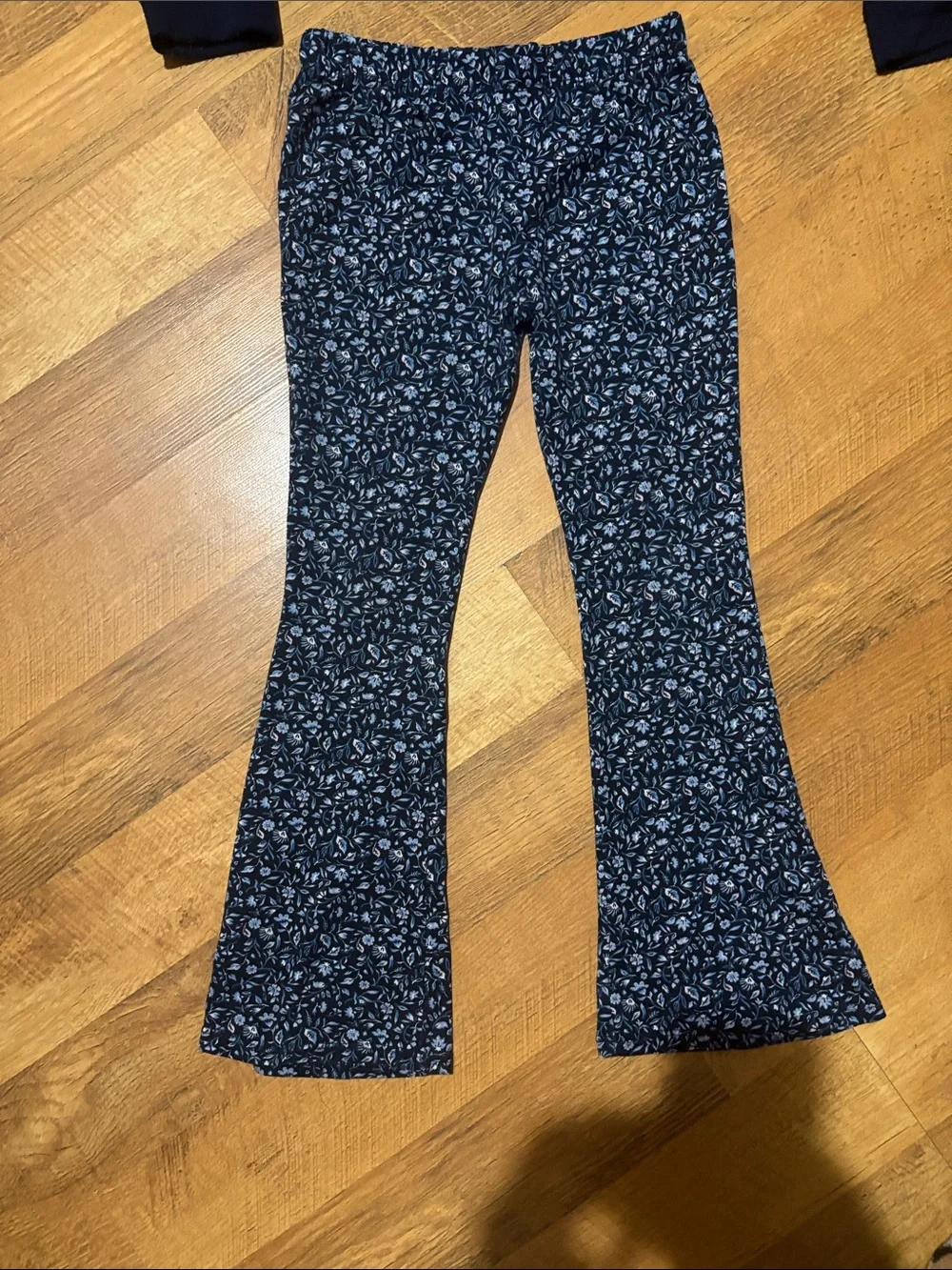 btween Navy Heart Top and Floral Pants Pajama Set